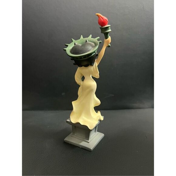 Vintage Betty Boop Statue Of Liberty Figurine - Picture 5 of 10